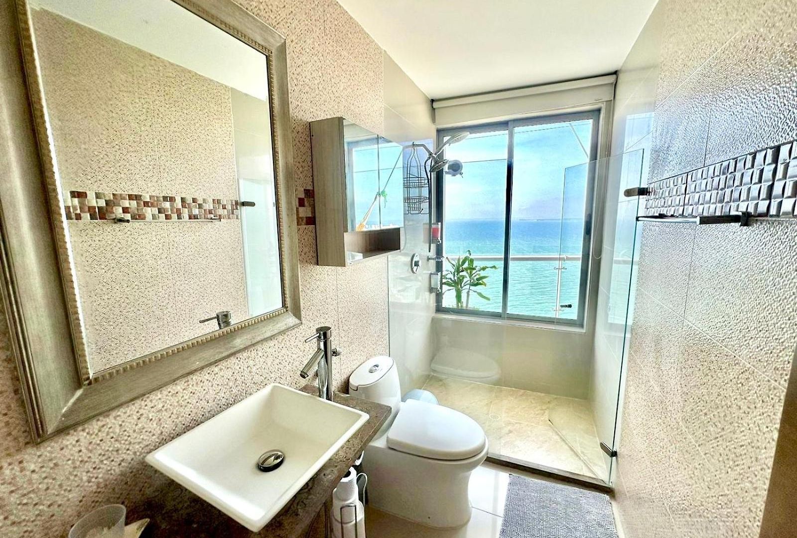 By Calamari Homes - Altamar 30b1 Near Walled Apartment *