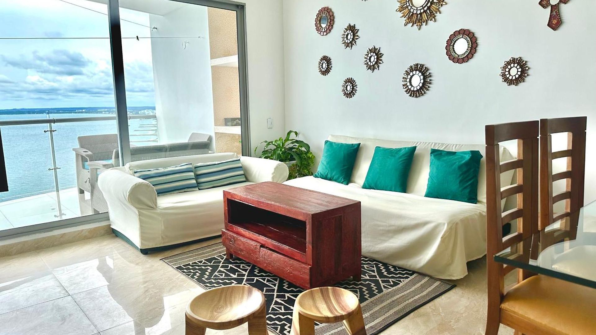 By Calamari Homes - Altamar 30b1 Near Walled Apartment
