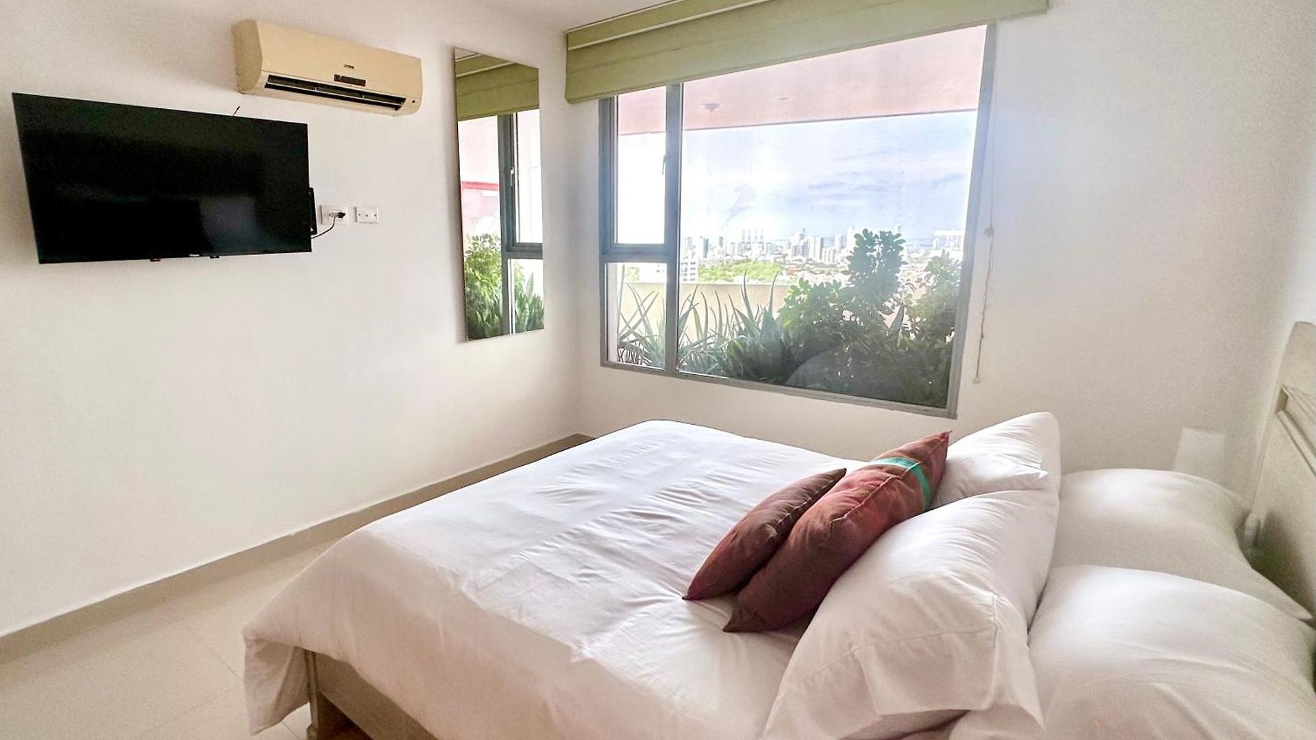 By Calamari Homes - Altamar 30b1 Near Walled *