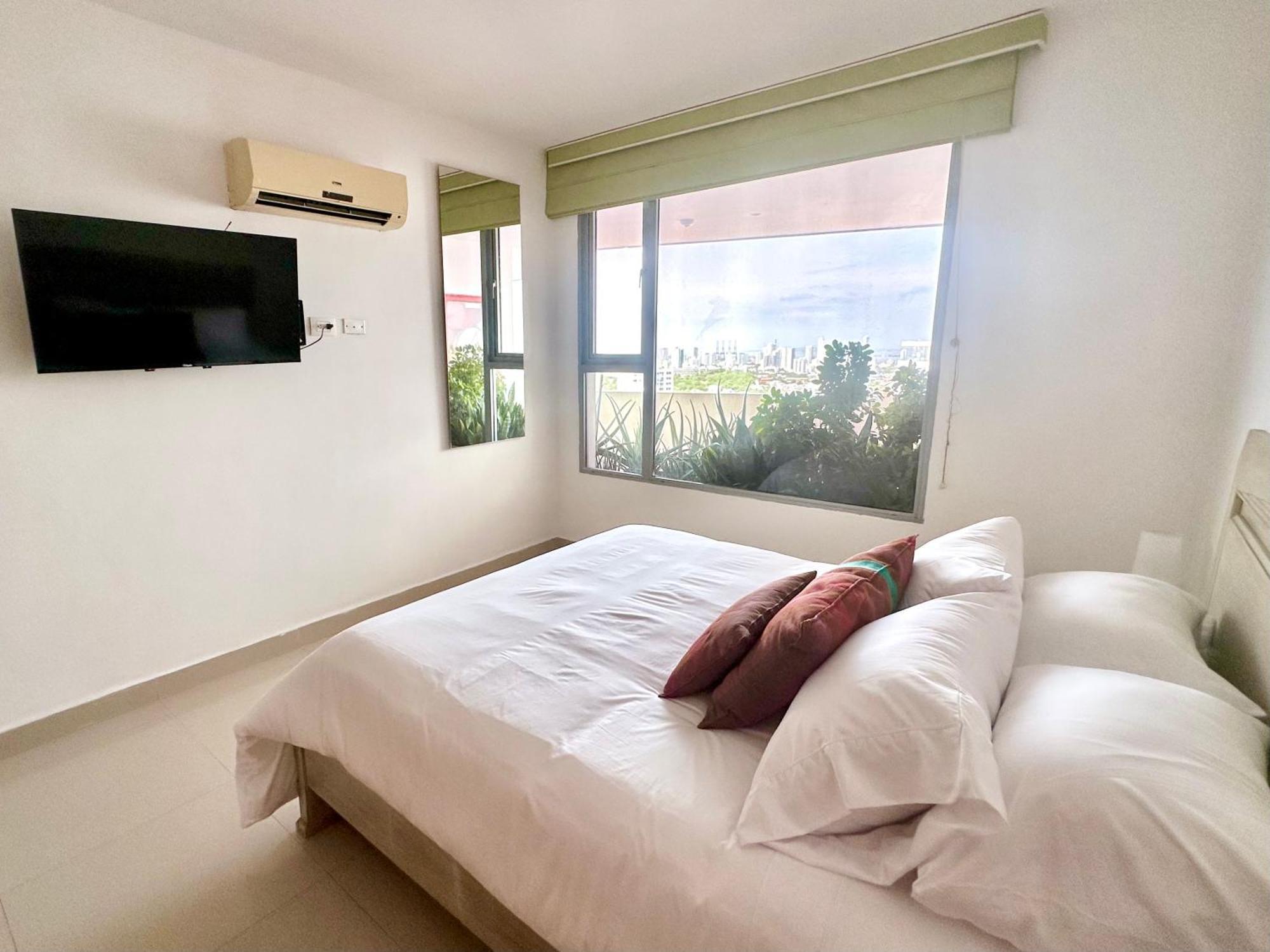 By Calamari Homes - Altamar 30b1 Near Walled *